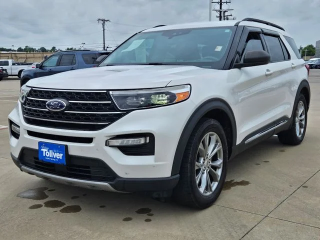 Used 2022 White Metallic Ford XLT image 2