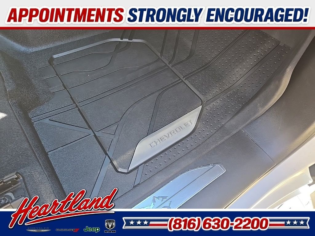 Used 2019 Beige Chevrolet High Country image 92