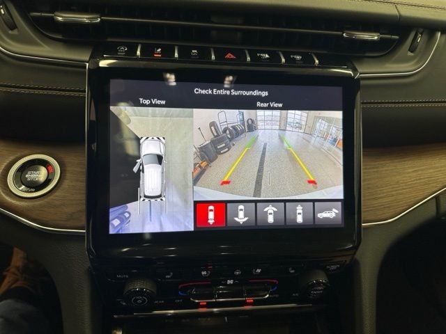 Used 2024 White Jeep Summit image 33
