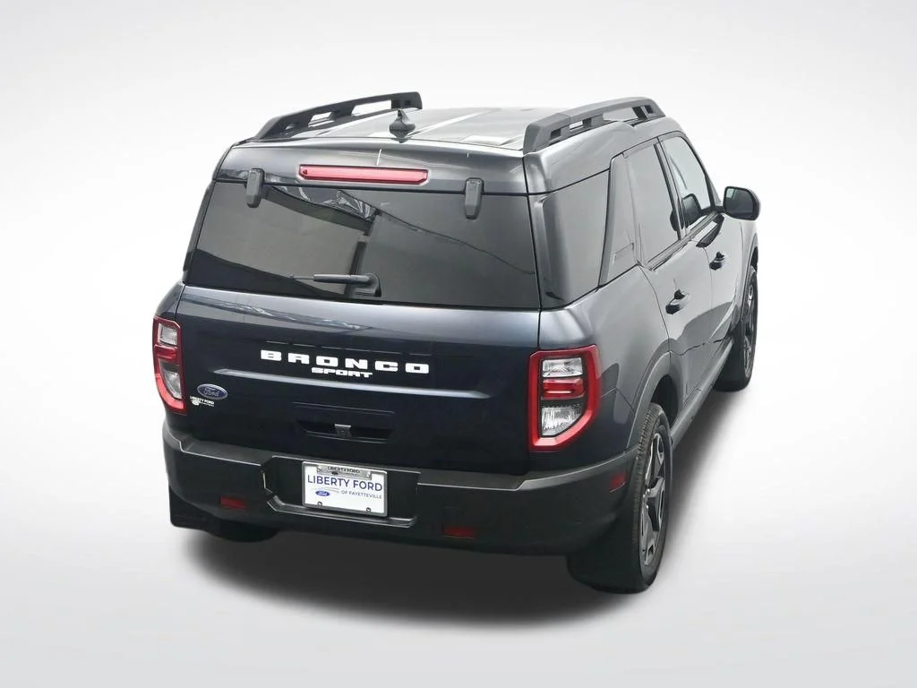 Used 2022 Blue Metallic Ford Outer Banks image 42