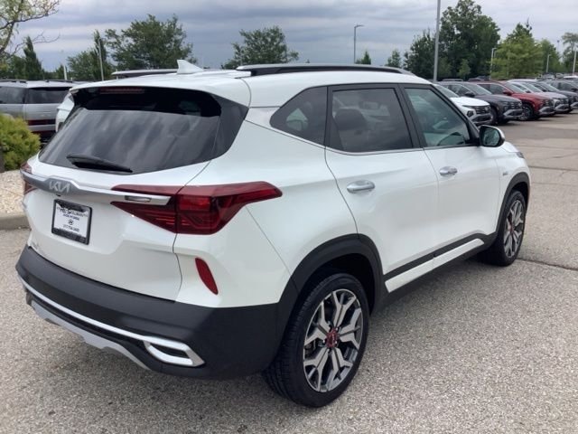 Used 2023 Snow White Pearl Kia SX image 5