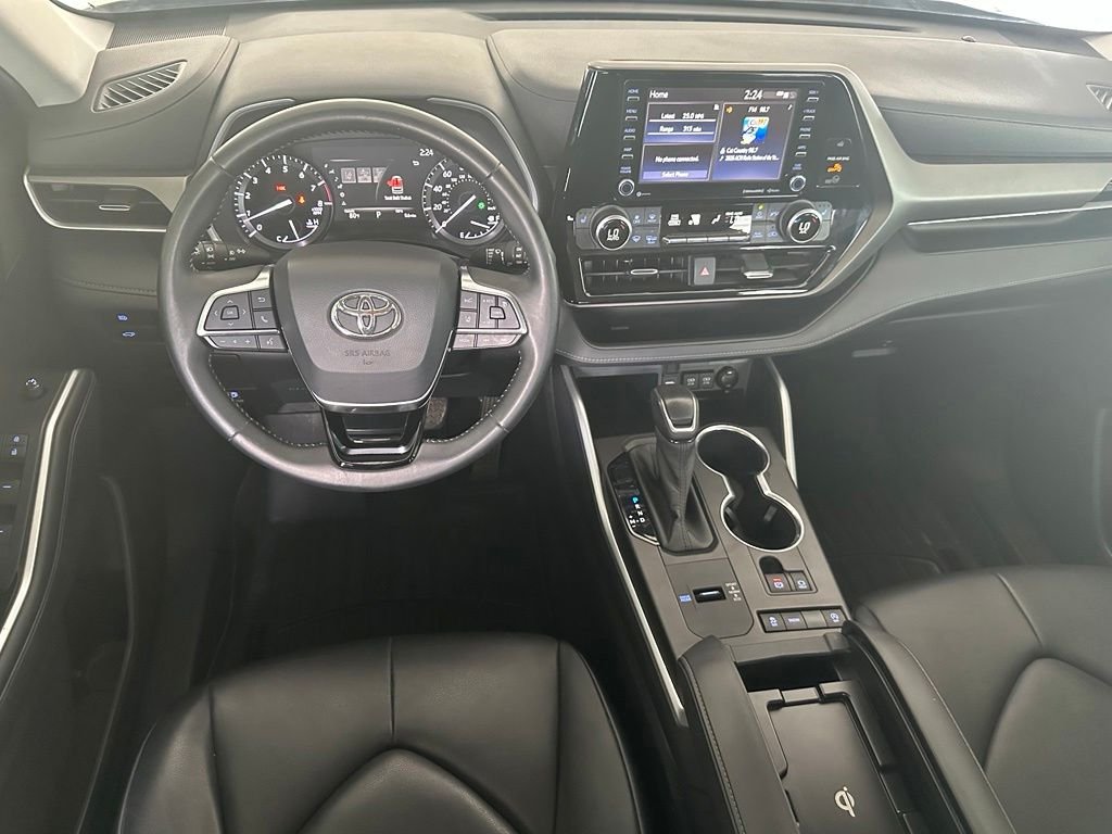 Used 2020  Toyota XLE image 15