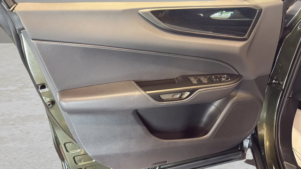 2026 Lexus NX 350 - Photo 9
