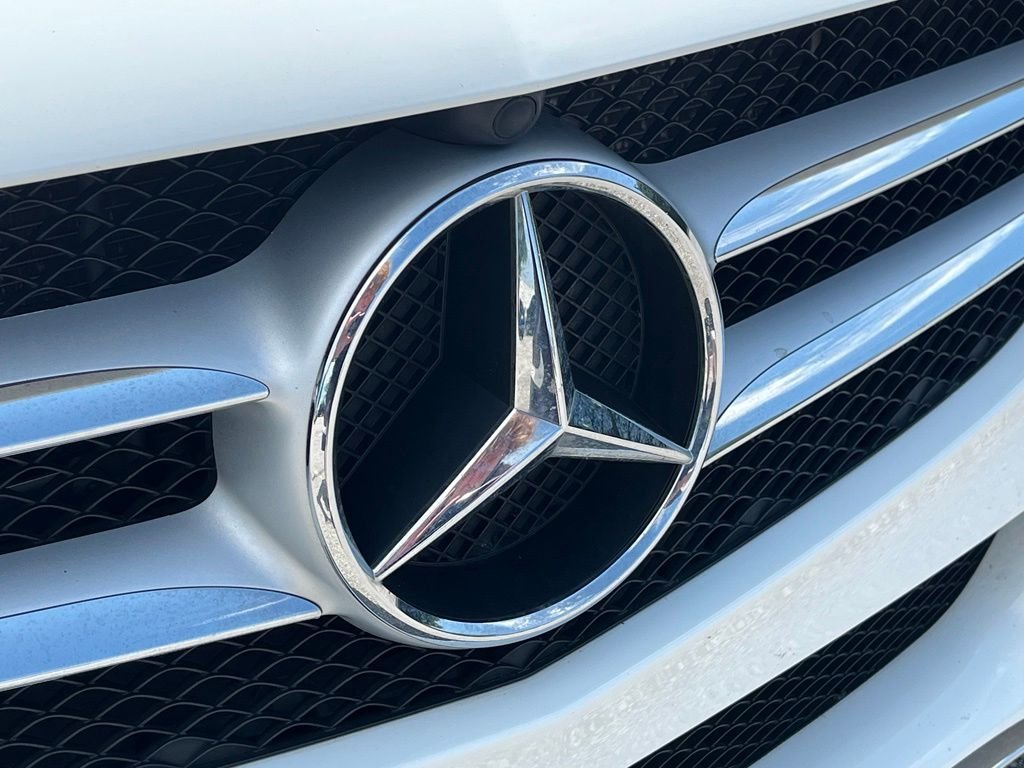 Used 2018 White Mercedes-Benz C 300 image 12