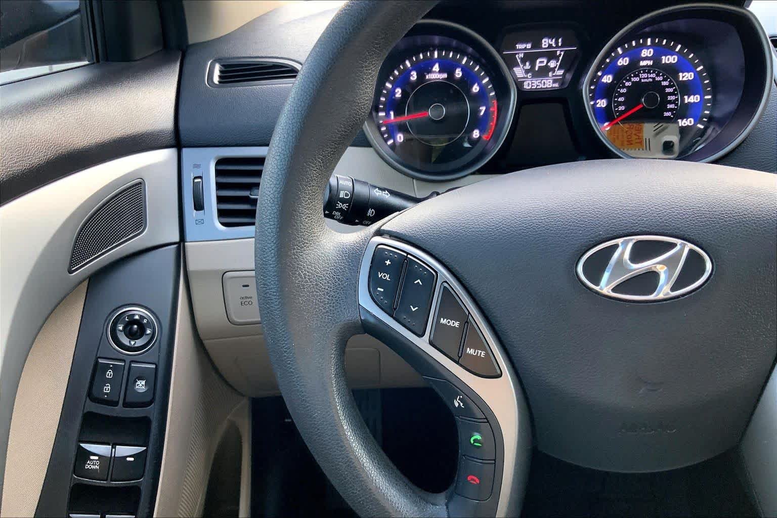 Used 2014 Desert Bronze Hyundai SE image 22