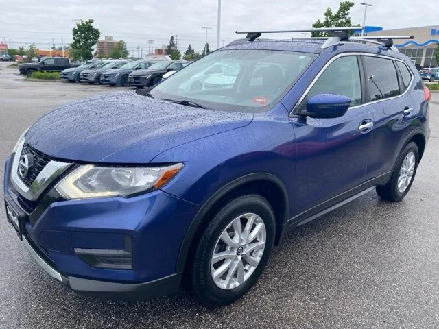 Used 2017 Caspian Blue Nissan SV image 9