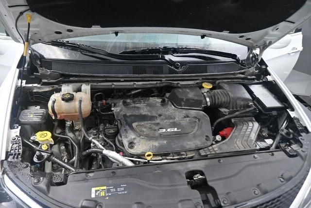 Used 2018 White Chrysler Touring Plus image 12