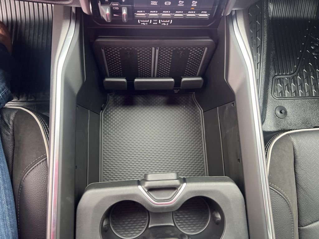 2026 RAM 3500 Chassis Big Horn - Photo 20