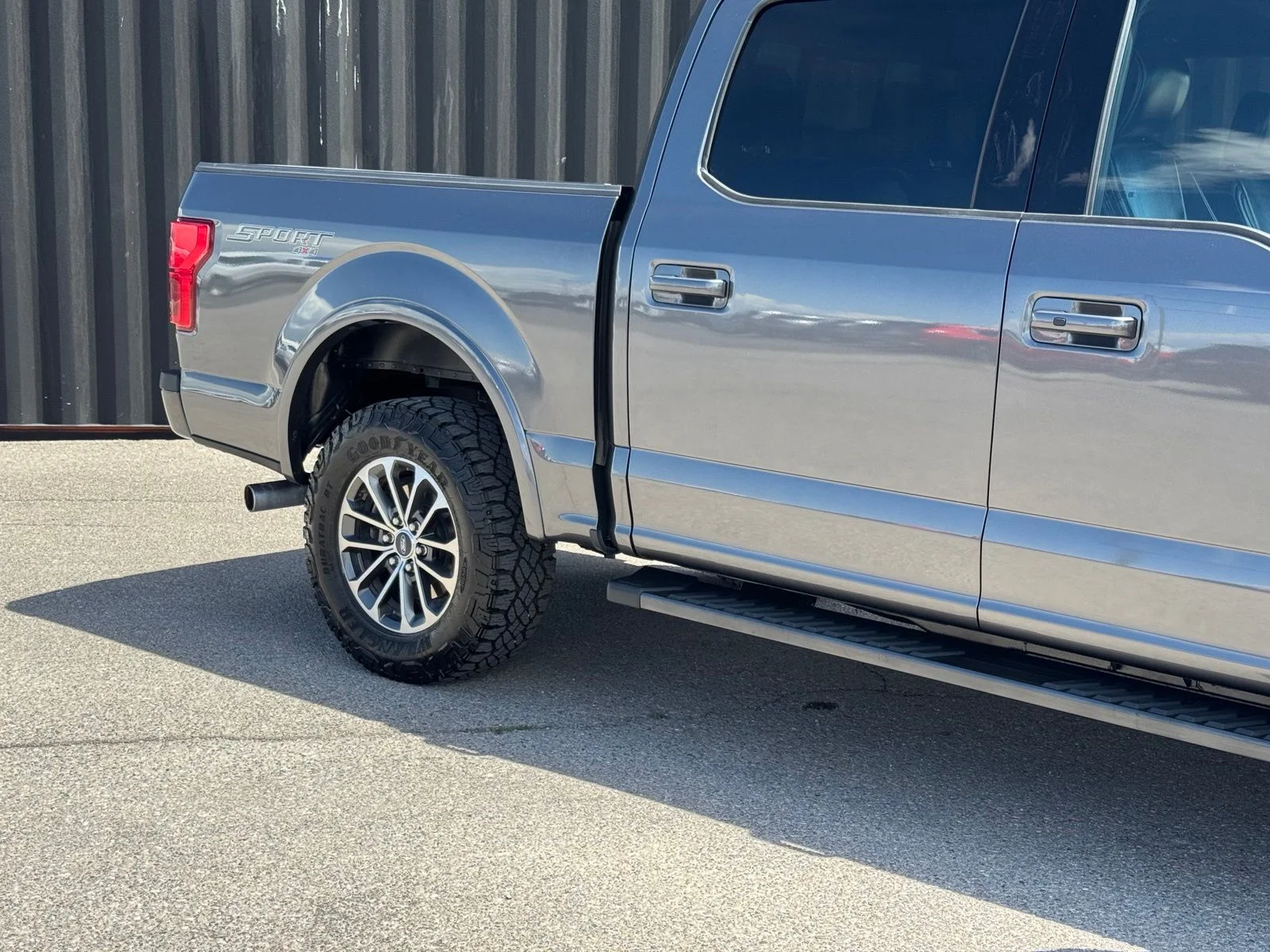 Used 2019 Gray Ford Lariat image 5