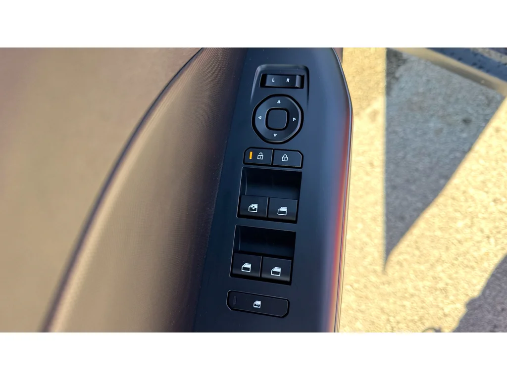 New 2026 Currant Red Kia LXS image 21