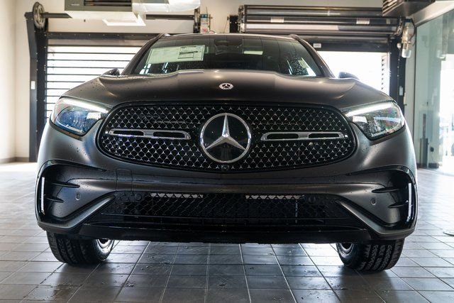 New 2026 MANUFAKTUR exclusive graphite grey magno Mercedes-Benz GLC 300 image 2
