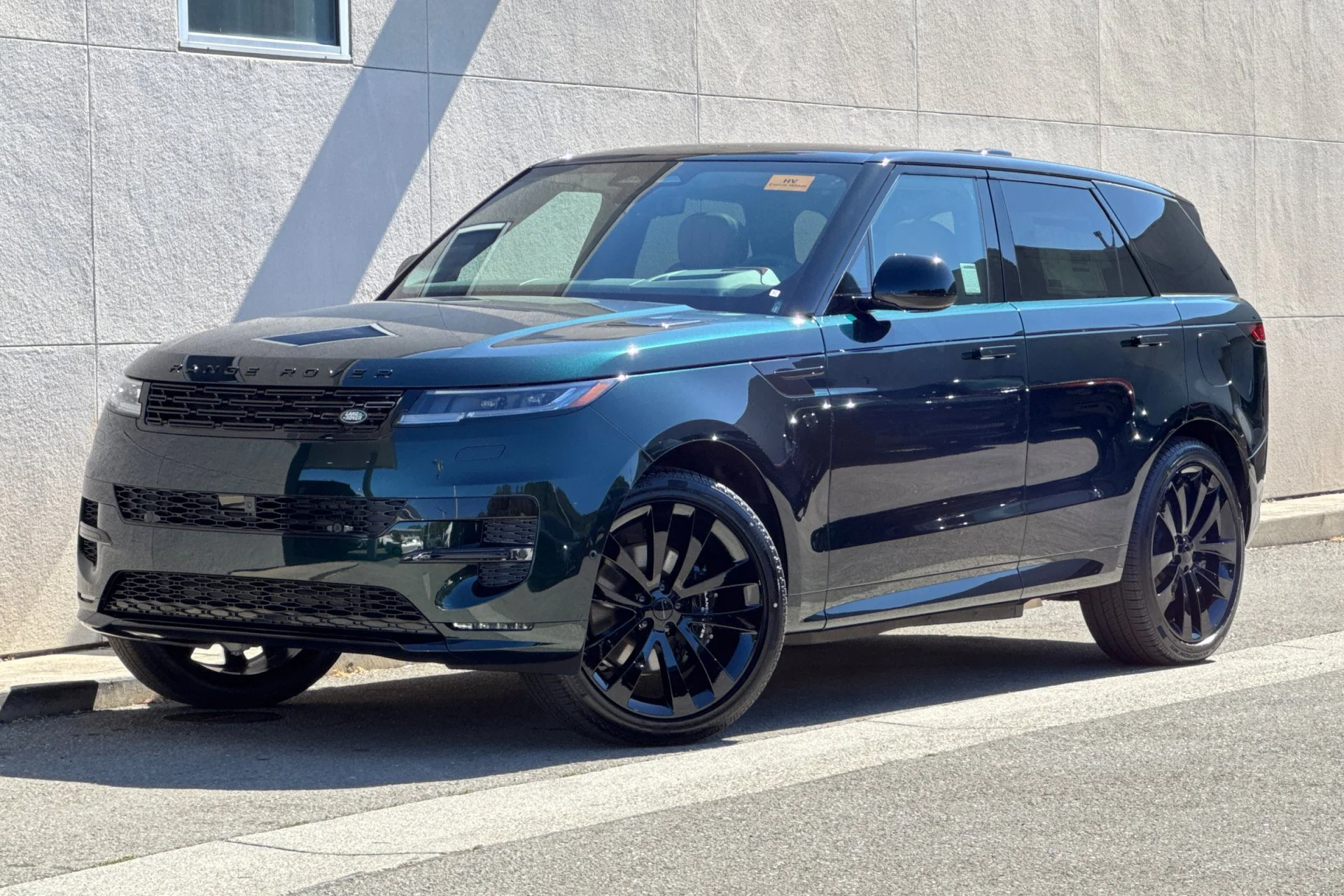 New 2026 British Racing Green Land Rover Dynamic SE image 1