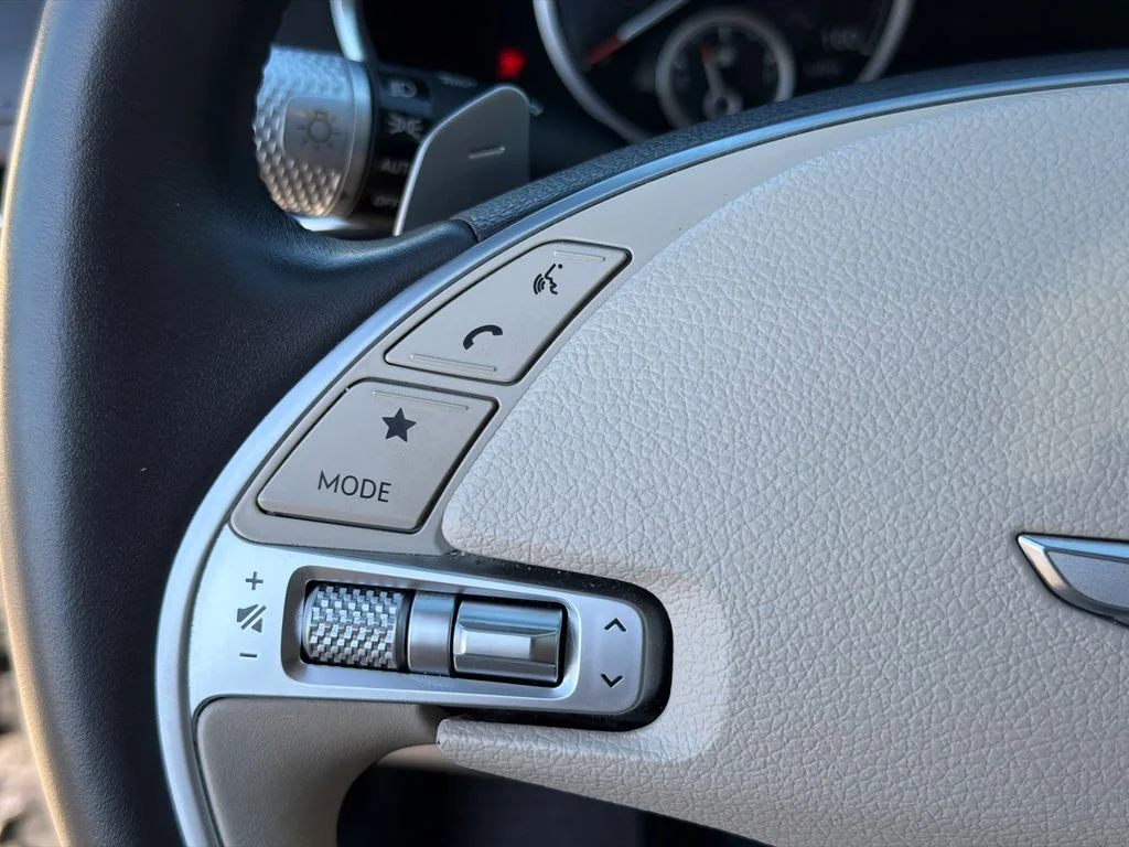 Used 2023 Silver Genesis 2.5T image 23