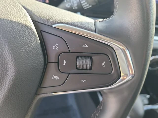 Used 2025 Mosaic Black Metallic Chevrolet LT image 29
