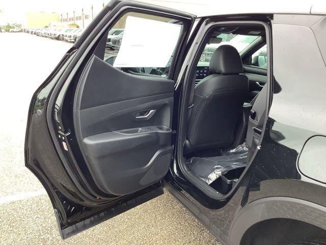 New 2027 Phantom Black Hyundai SE image 29