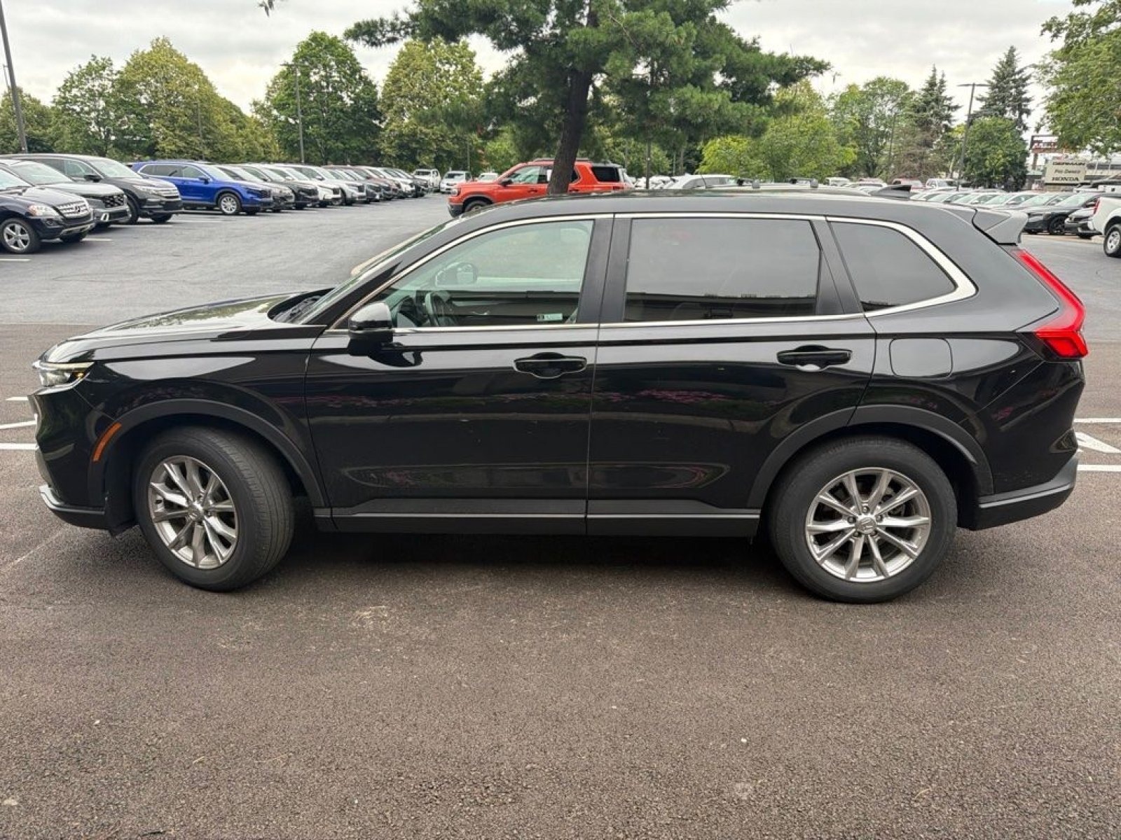 Certified Used 2024 Crystal Black Pearl Honda EX-L image 4