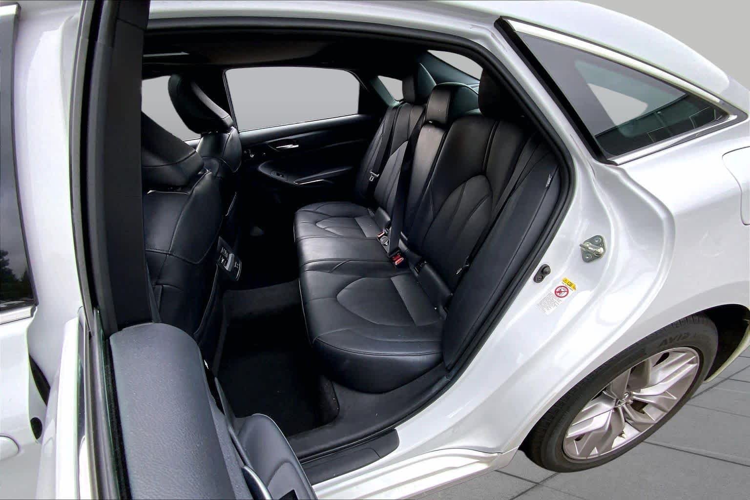 Used 2019 Wind Chill Pearl Toyota XLE image 21