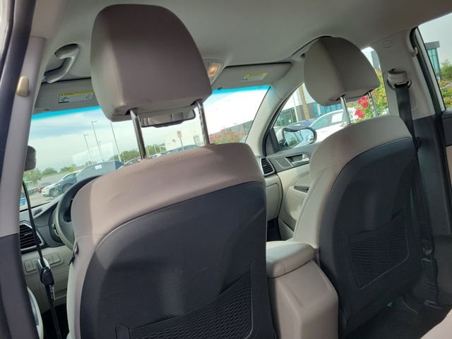 Used 2020 White Hyundai Value image 10