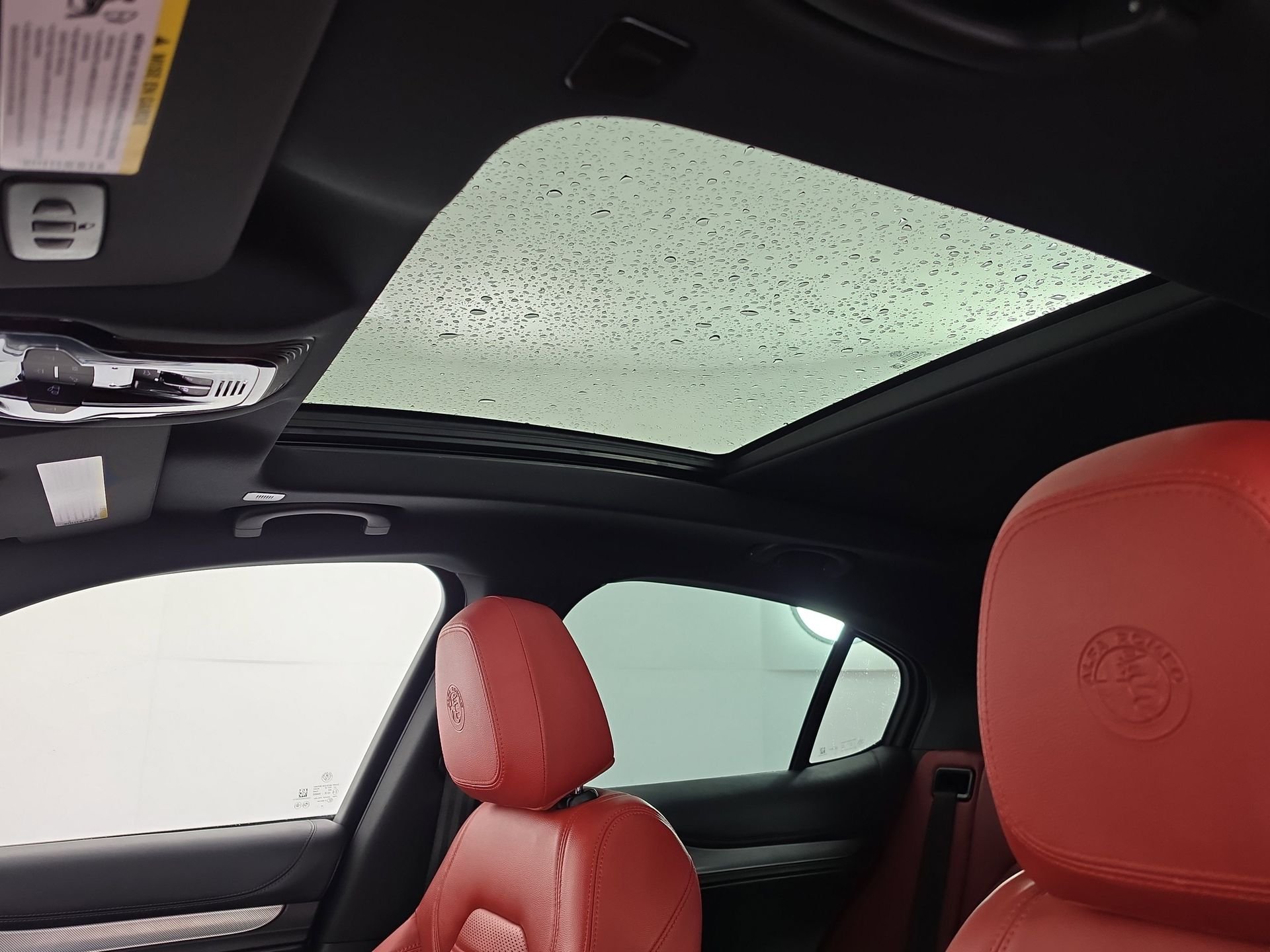 Used 2024 White Alfa Romeo Veloce image 31