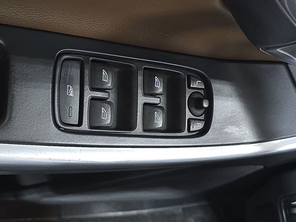 Used 2016 Gray Volvo T5 Drive-E Premier image 21