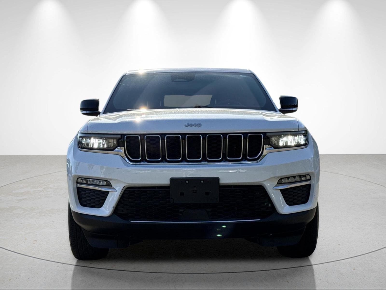 Used 2024 Bright White Clearcoat Jeep Limited image 8