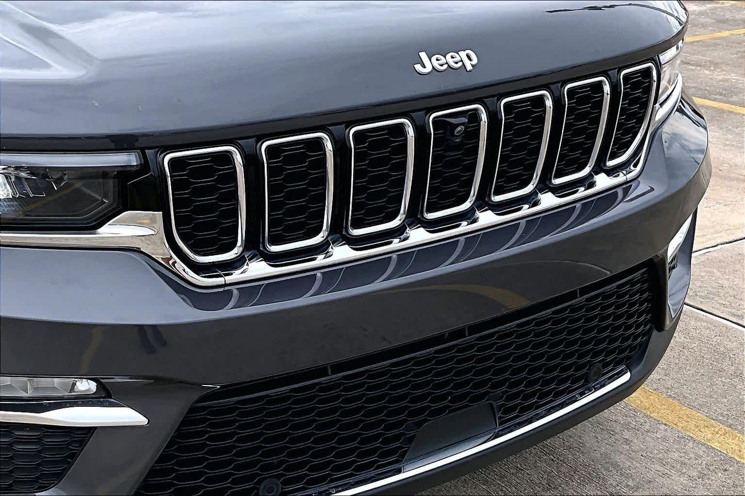 Used 2024 Baltic Gray Metallic Clearcoat Jeep Limited image 40