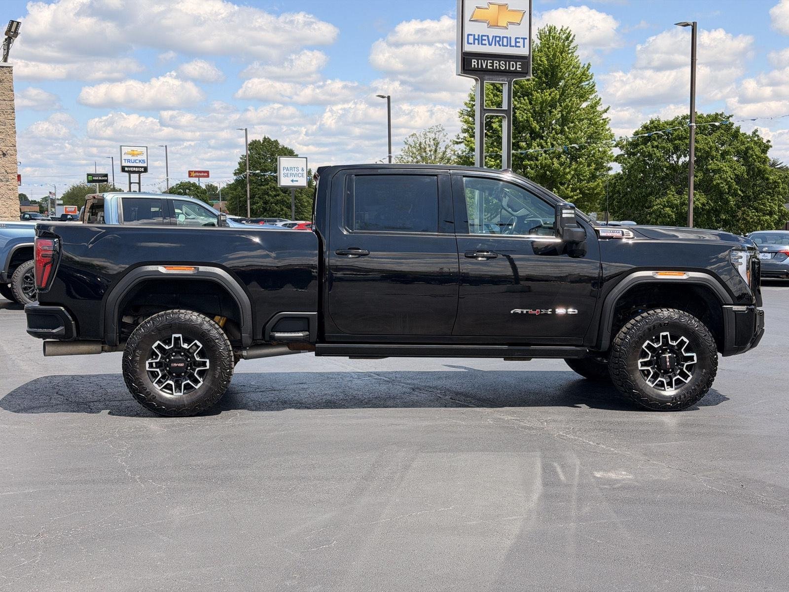 Used 2025 Onyx Black GMC AT4X image 4