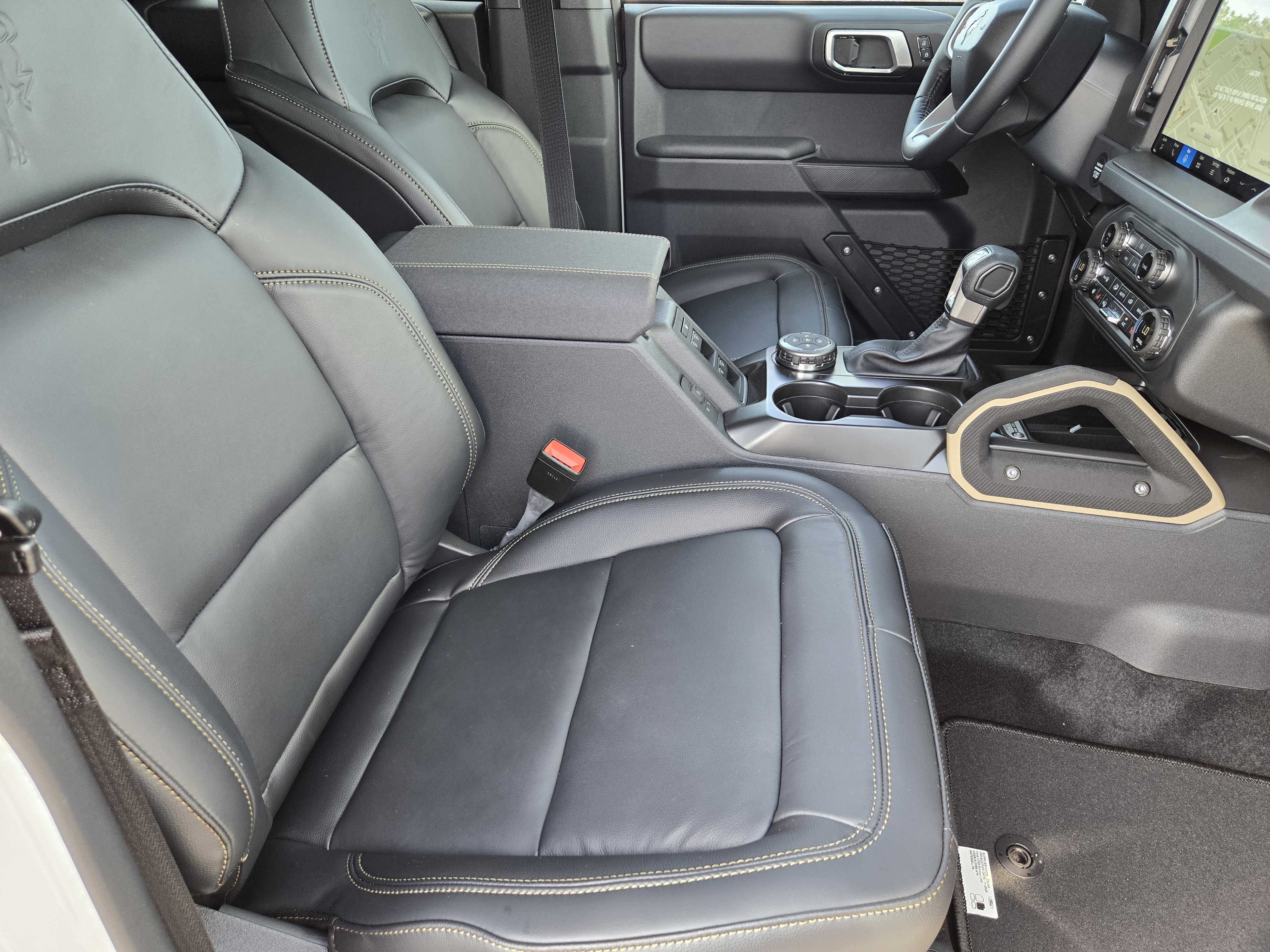 New 2026 Avalanche Gray Ford Badlands image 9