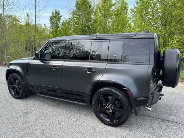 Certified Used 2023 Carpathian Gray Premium Metallic Land Rover Carpathian Edition image 8