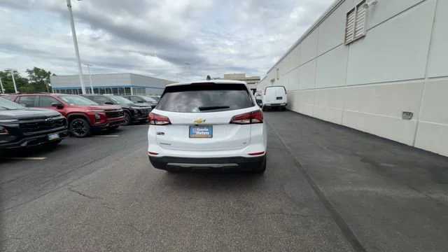 Used 2024 Summit White Chevrolet LT image 8
