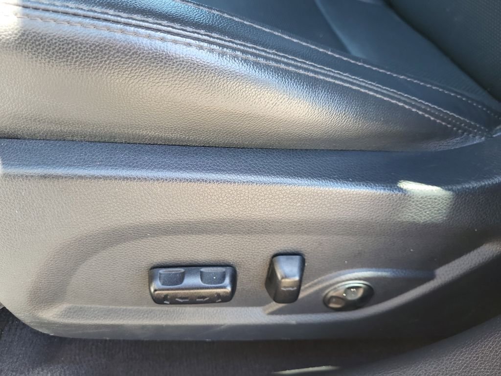 Used 2017 Silver Hyundai 2.0T Ultimate image 14