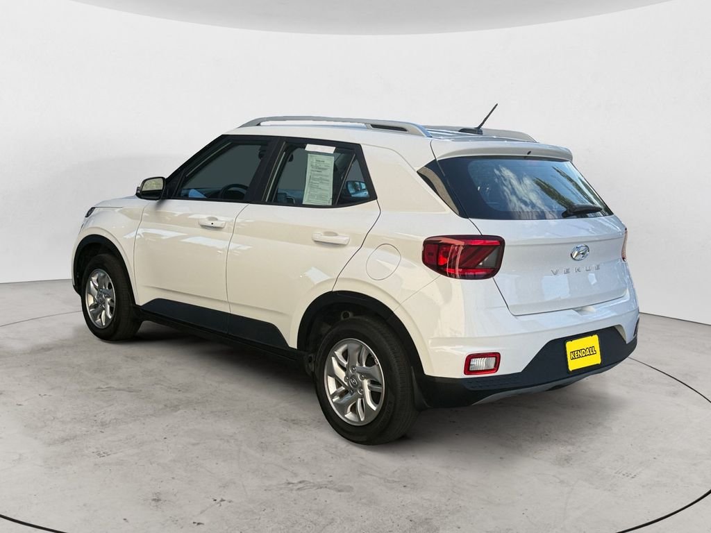 Used 2023 White Hyundai SEL image 7