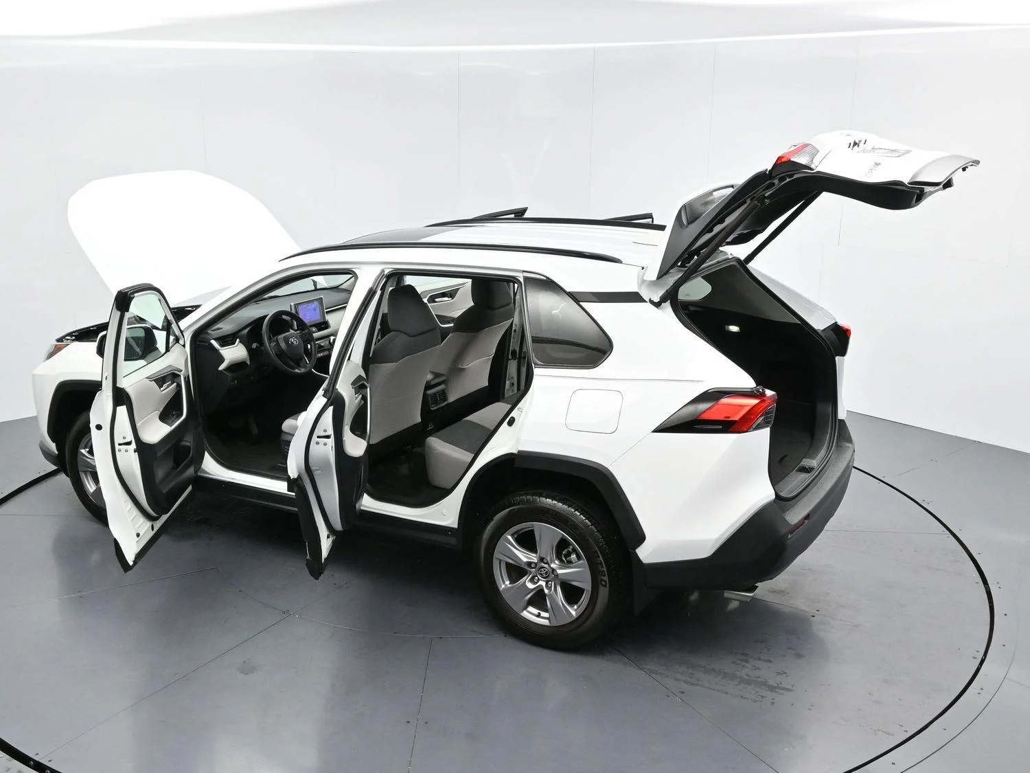 Used 2025 White Toyota XLE image 40