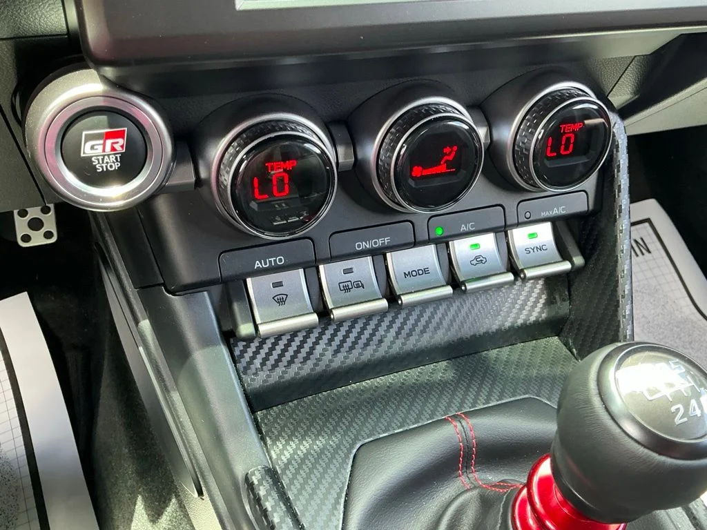 Used 2023  Toyota Premium image 32