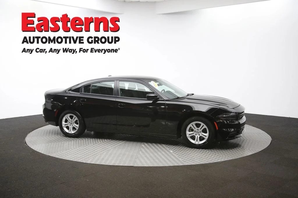 Used 2022 Black Dodge SXT image 44