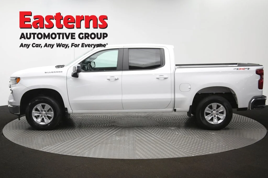 Used 2025 White Chevrolet LT image 61