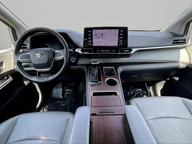 Used 2023 Silver Toyota XLE image 7