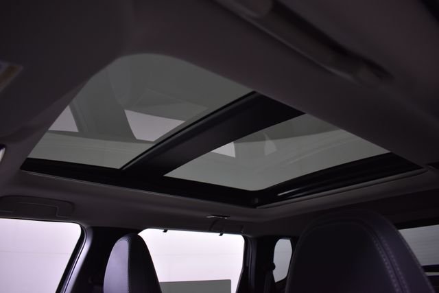 Used 2025  Mitsubishi SEL image 15