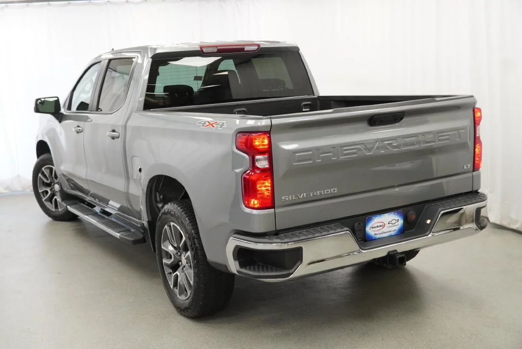 Used 2023 STERLING GRAY METALLIC Chevrolet LT image 17