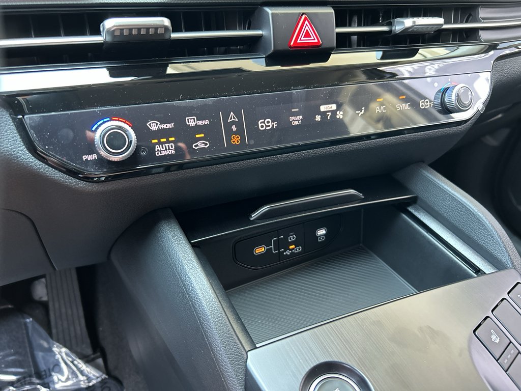 New 2027 Wolf Gray Kia S image 22