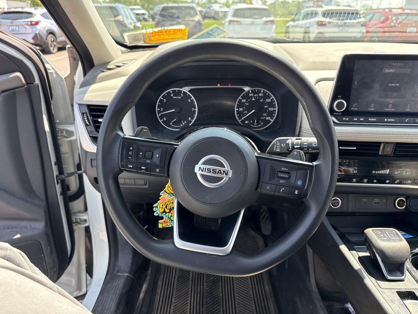 Used 2021 Pearl White Tricoat Nissan SV image 10