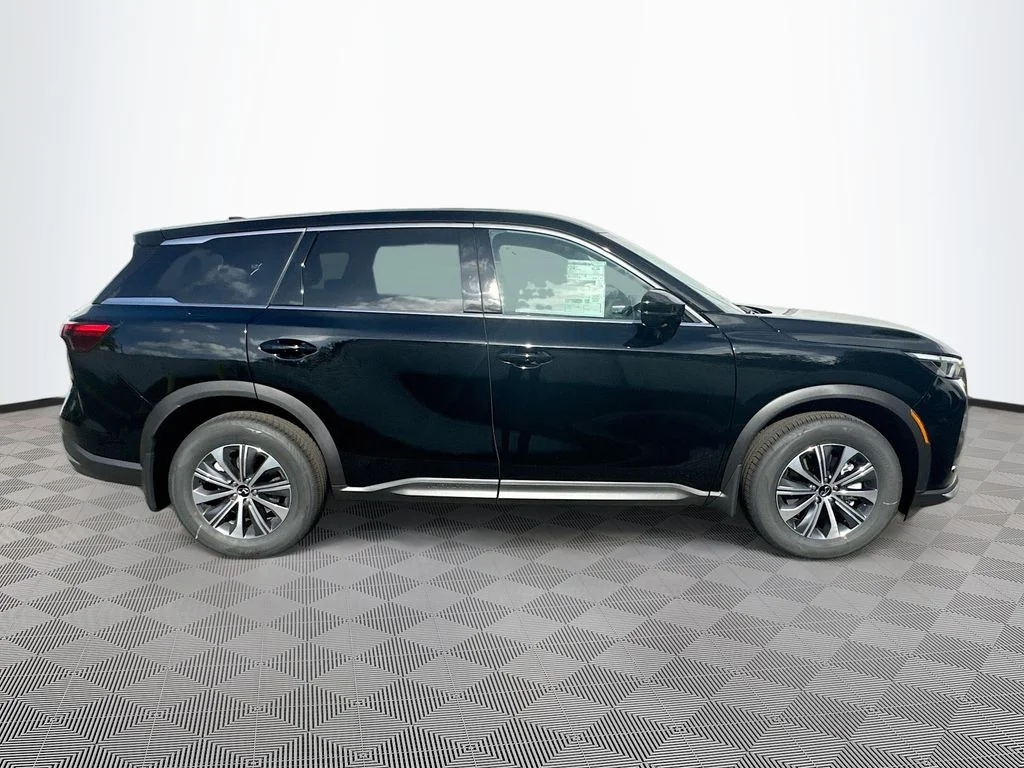 New 2027 BLACK OBSIDIAN INFINITI Pure FWD image 4