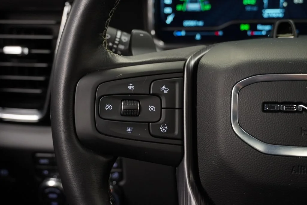 Used 2025 Onyx Black GMC Denali Ultimate image 26