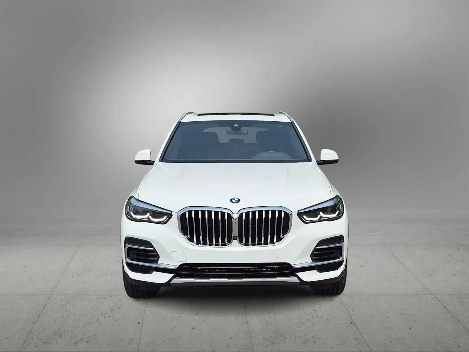 Used 2022 Alpine White BMW sDrive40i image 3