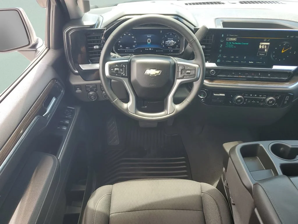 Used 2025 Summit White Chevrolet LT (2FL) image 12