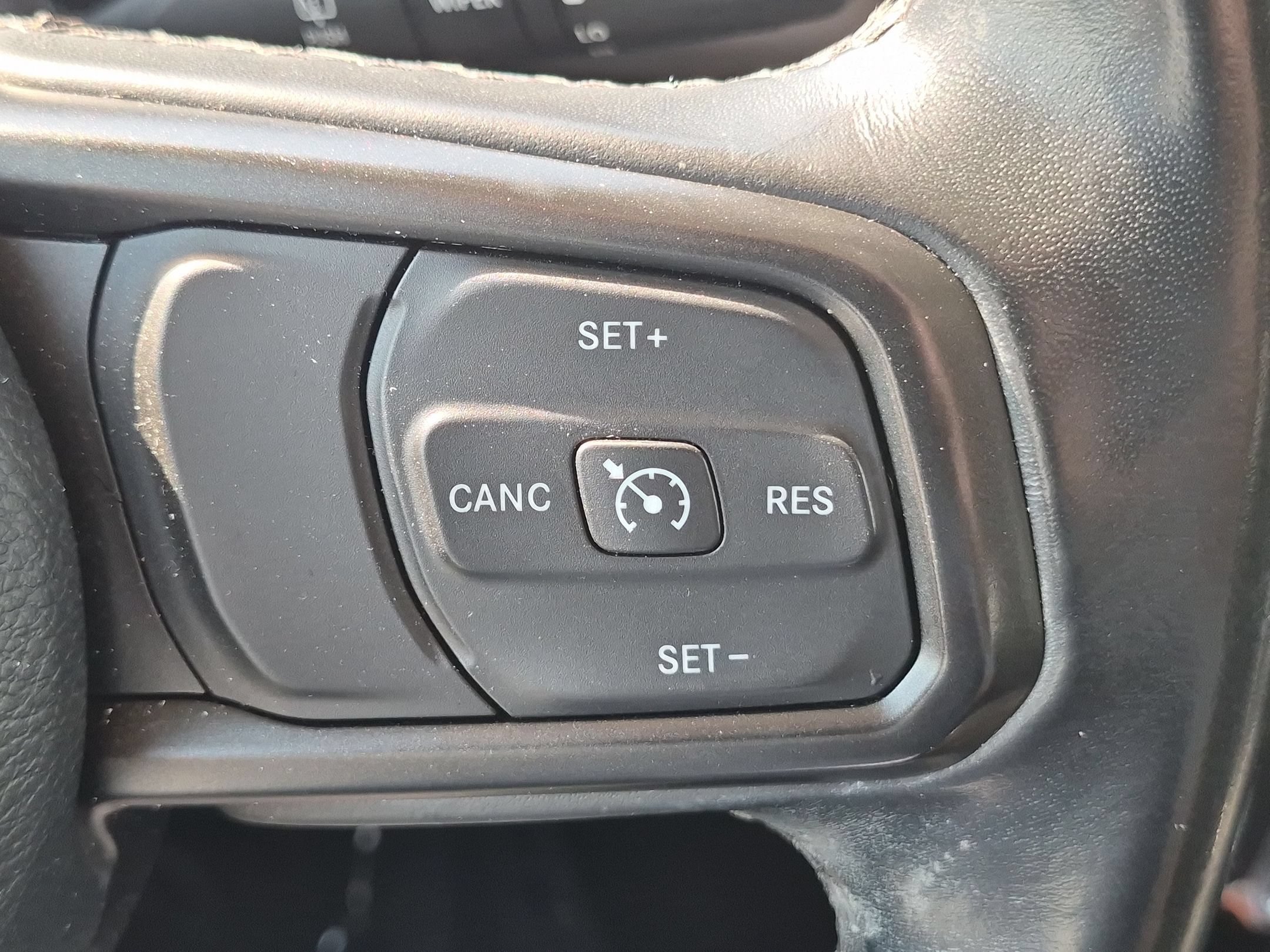 Used 2020 Bright White Clearcoat Jeep Sport S image 18