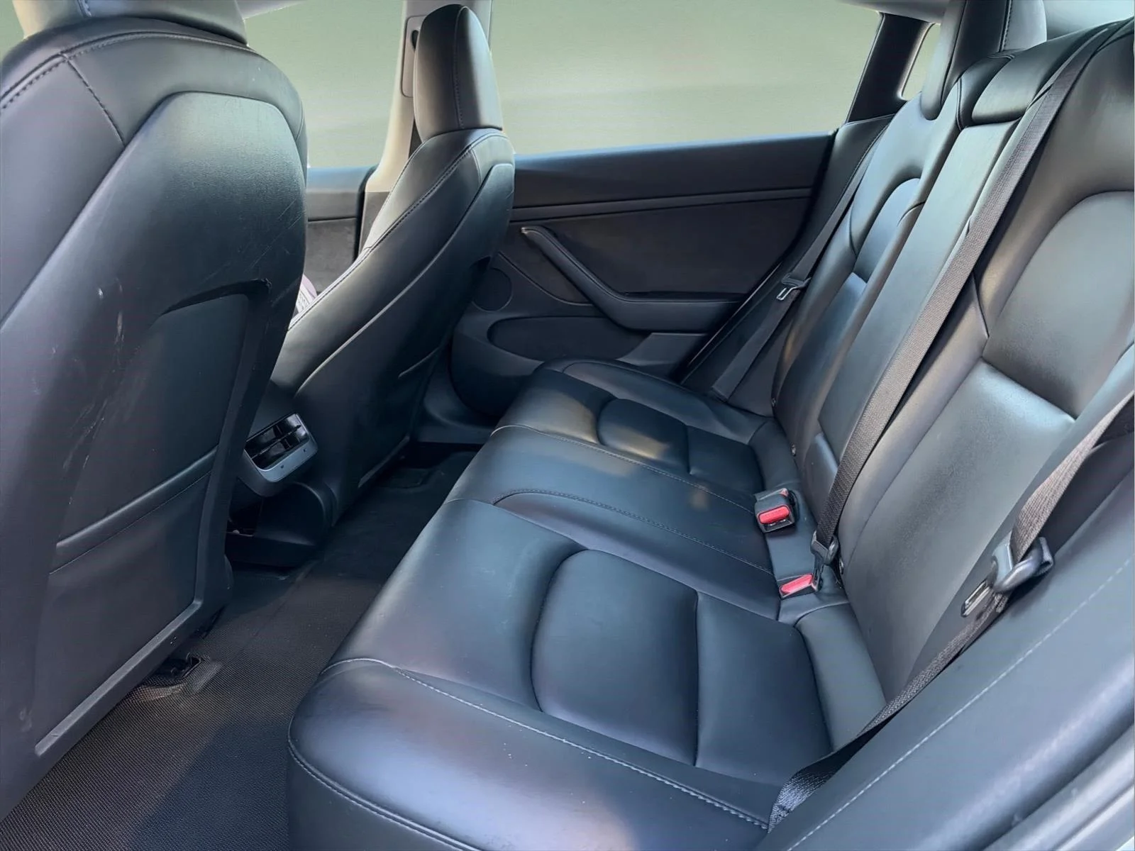 Used 2022  Tesla Long Range image 18