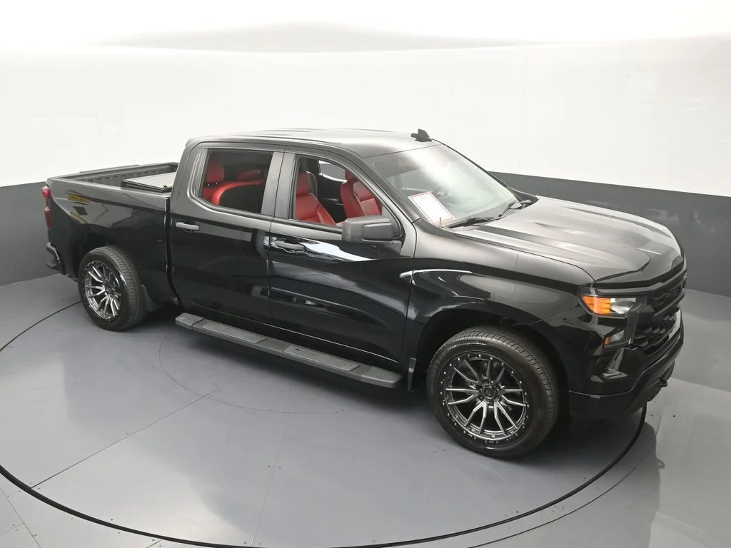 Used 2022 Black Chevrolet Custom image 52