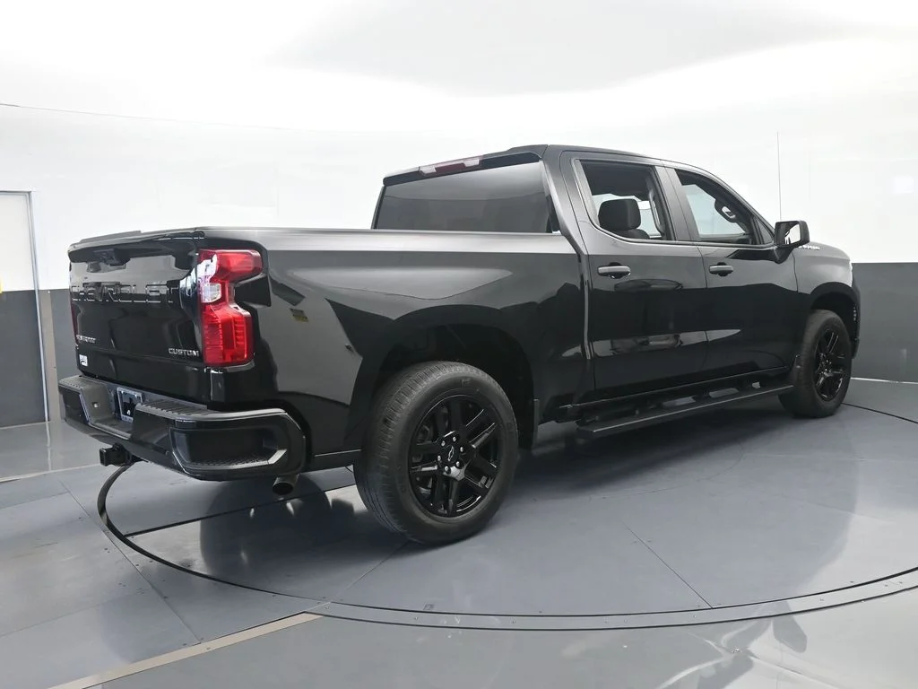 Used 2024 Black Chevrolet Custom image 6