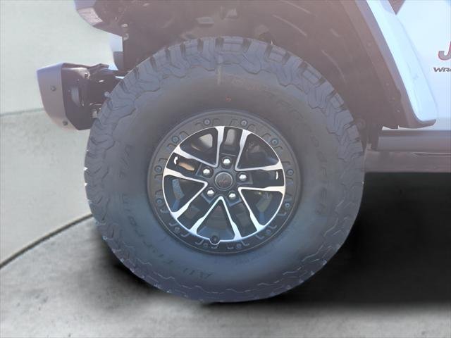 New 2026 Bright White Clear-Coat Exterior Paint Jeep Rubicon image 21